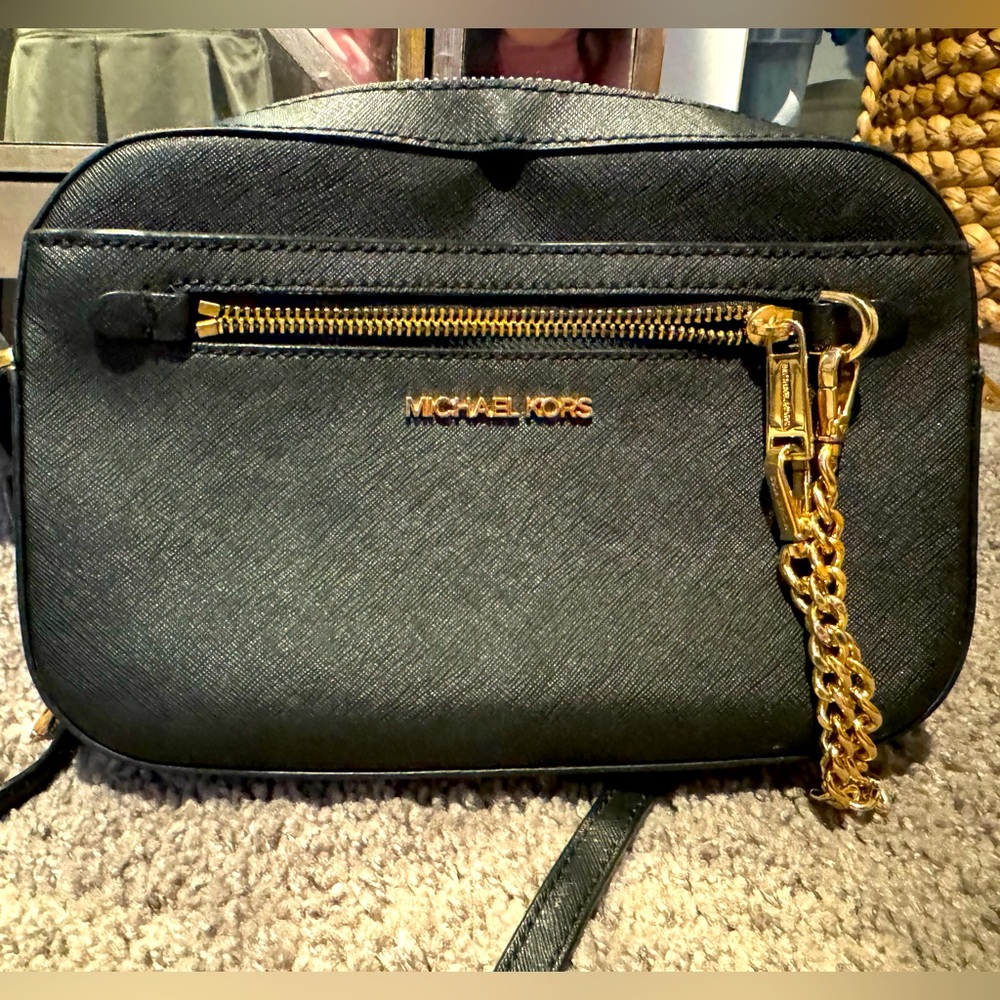 Jet Set Large Logo Crossbody Bag